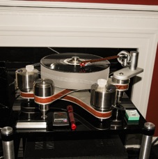 Primary Control Reference Tonearm at Clearaudio Master Reference TT